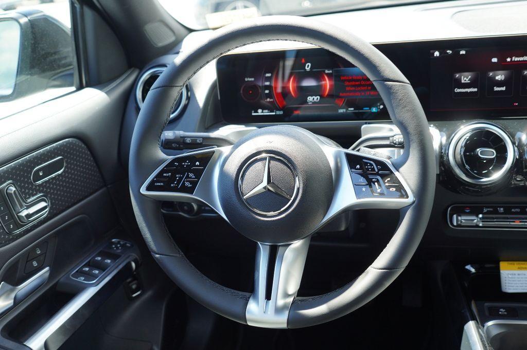 new 2025 Mercedes-Benz GLB 250 car, priced at $45,221