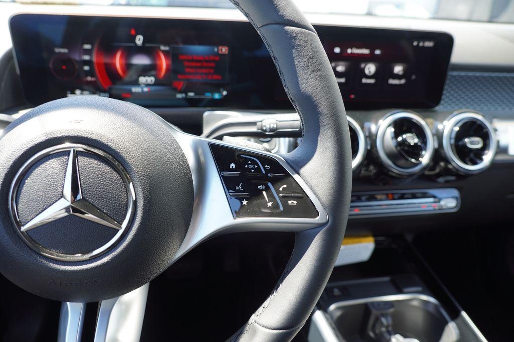 new 2025 Mercedes-Benz GLB 250 car, priced at $45,221