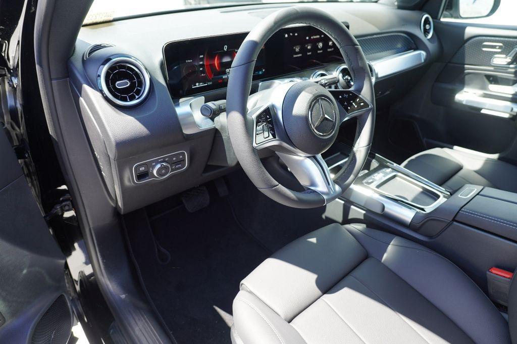 new 2025 Mercedes-Benz GLB 250 car, priced at $45,221