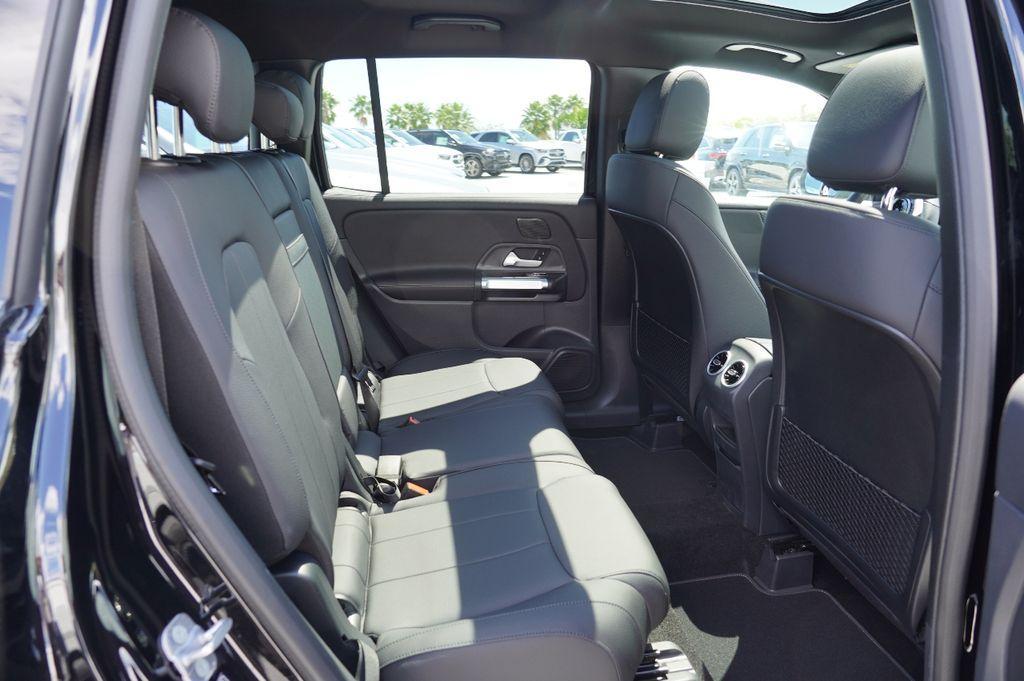 new 2025 Mercedes-Benz GLB 250 car, priced at $45,221