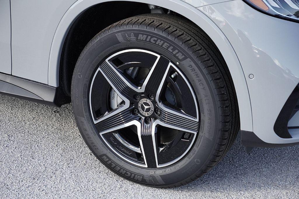 new 2026 Mercedes-Benz GLC 300 car, priced at $56,405