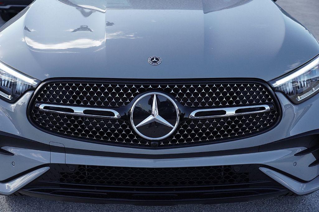new 2026 Mercedes-Benz GLC 300 car, priced at $56,405