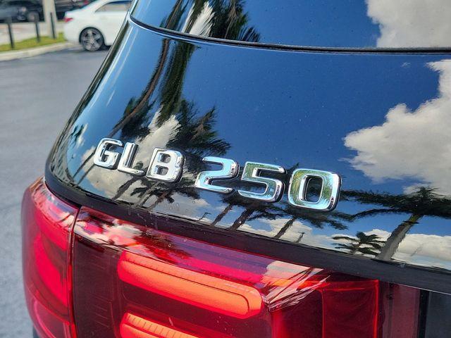 new 2025 Mercedes-Benz GLB 250 car, priced at $51,975