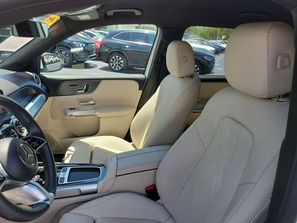 used 2025 Mercedes-Benz GLB 250 car