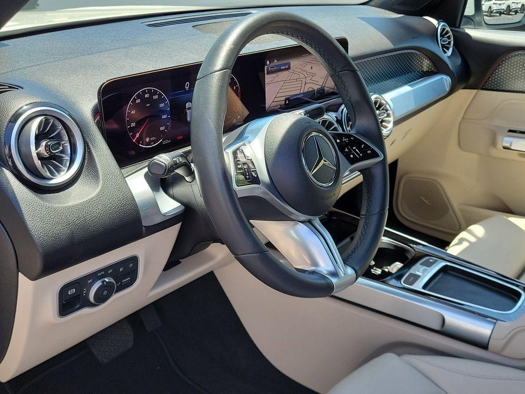 used 2025 Mercedes-Benz GLB 250 car