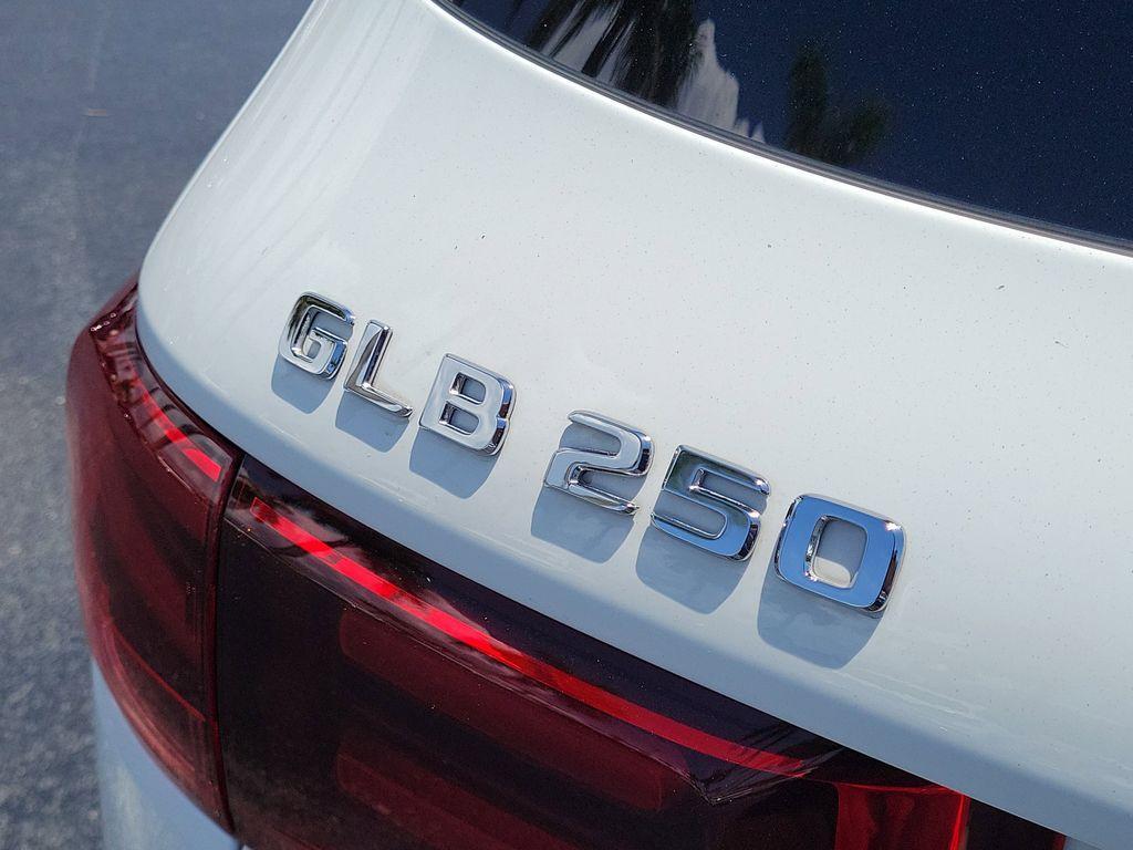 used 2025 Mercedes-Benz GLB 250 car