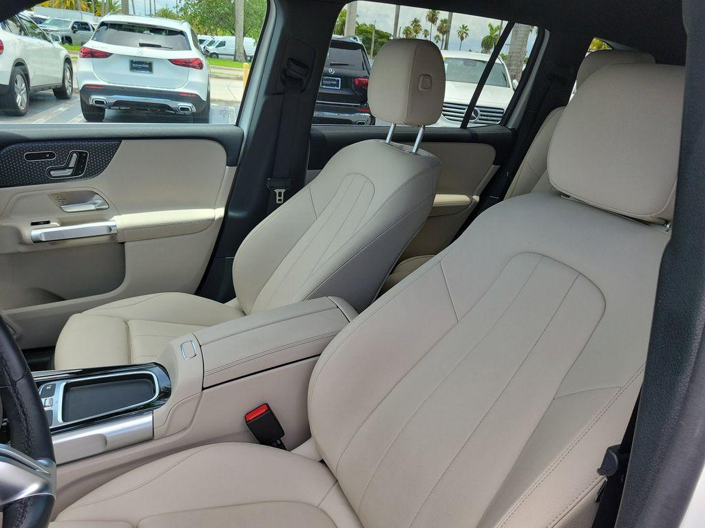 used 2025 Mercedes-Benz GLB 250 car