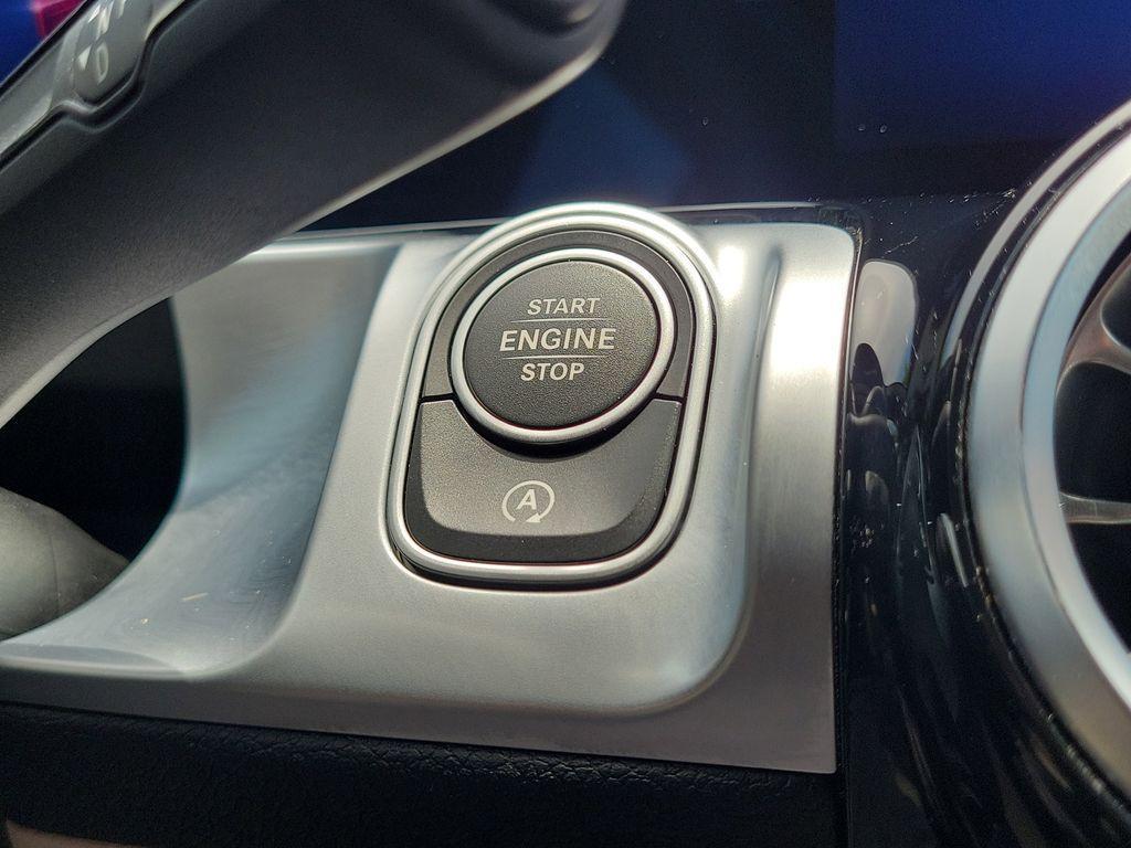 used 2025 Mercedes-Benz GLB 250 car