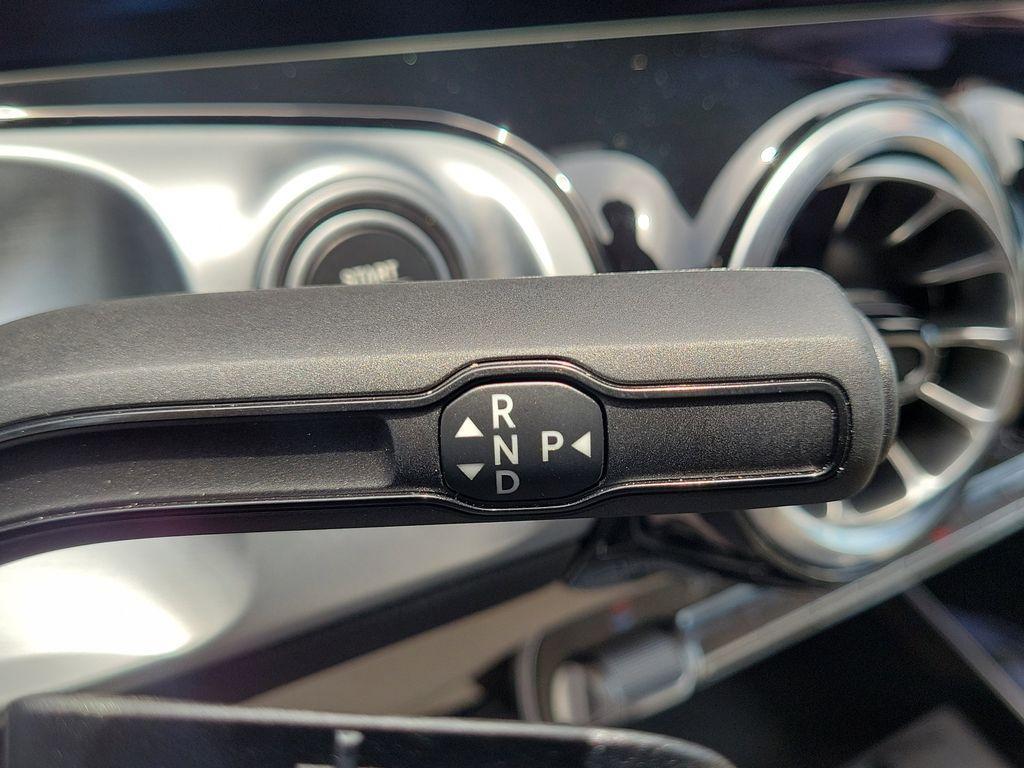 used 2025 Mercedes-Benz GLB 250 car