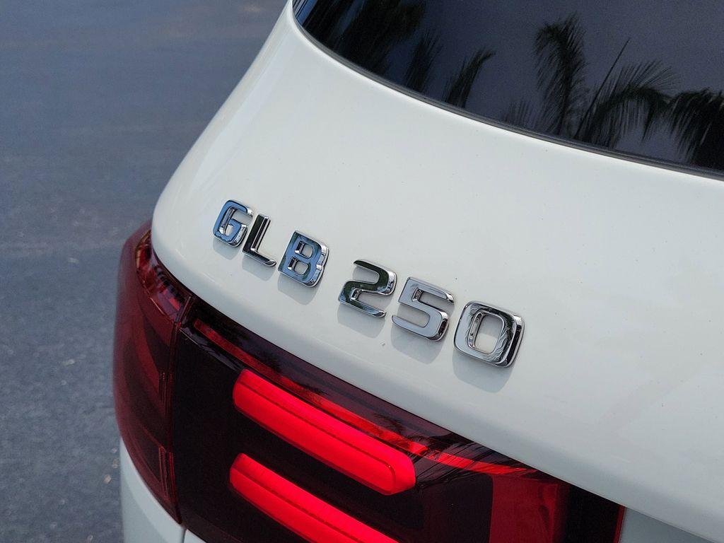 used 2025 Mercedes-Benz GLB 250 car