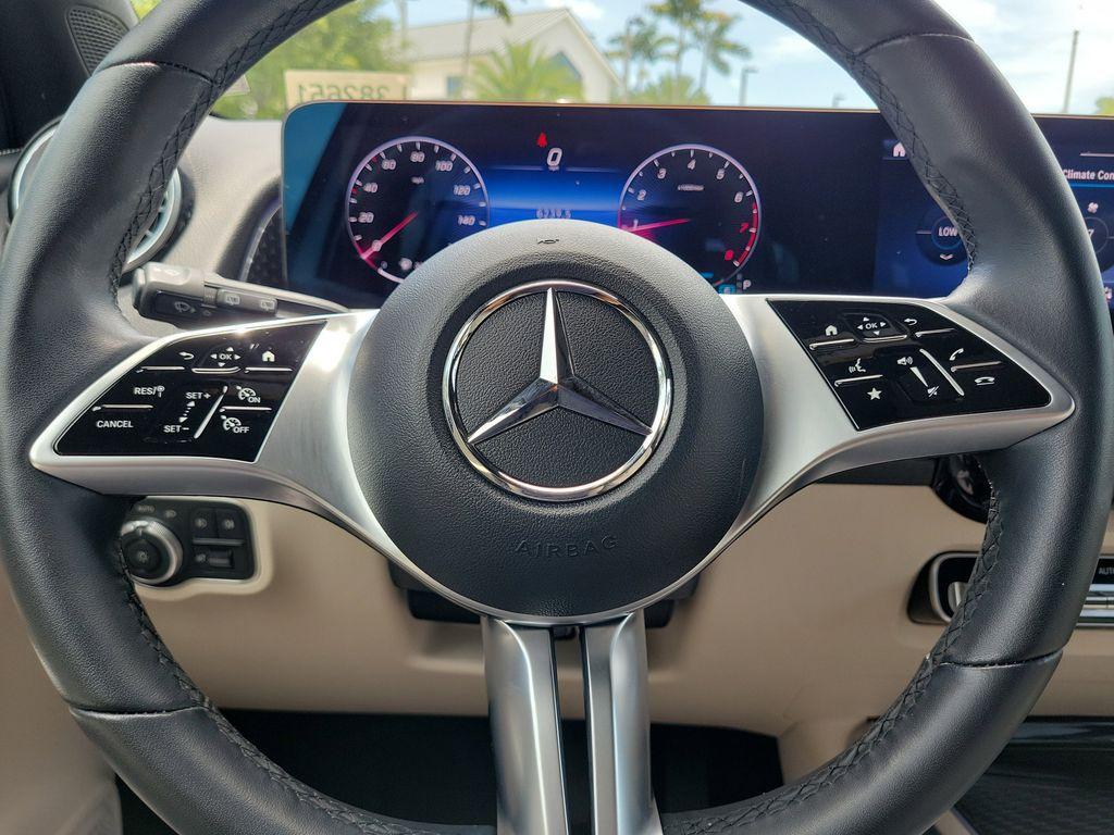 used 2025 Mercedes-Benz GLB 250 car