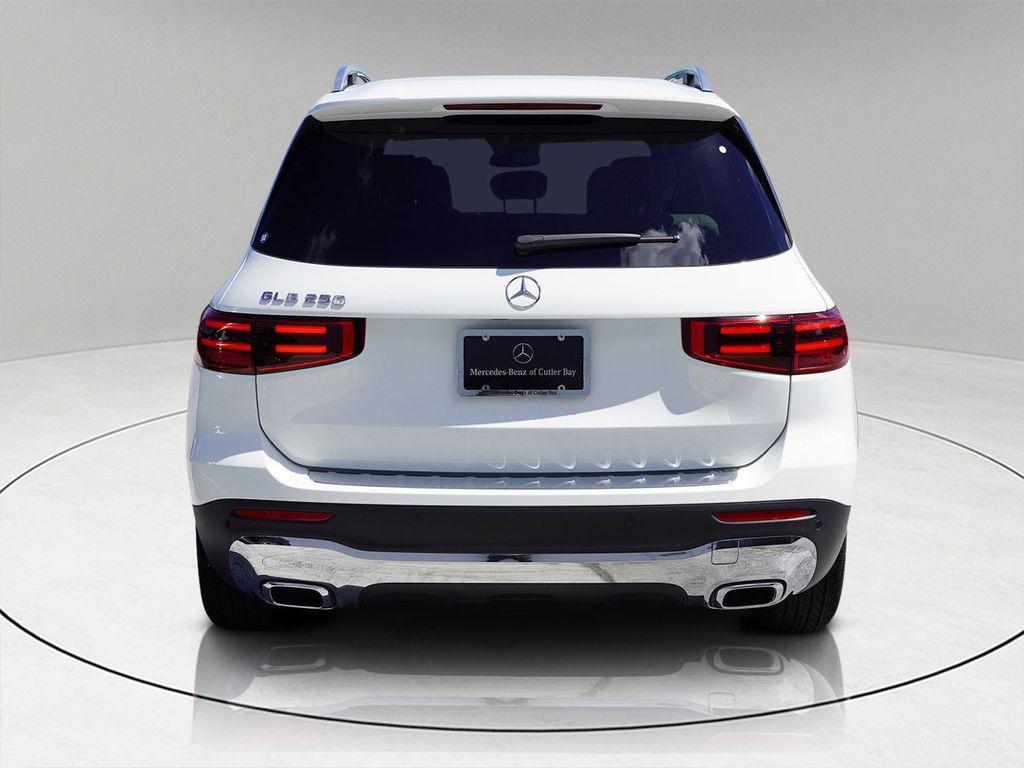 new 2025 Mercedes-Benz GLB 250 car, priced at $45,117