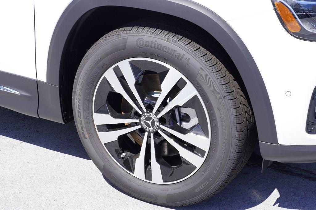 new 2025 Mercedes-Benz GLB 250 car, priced at $45,117