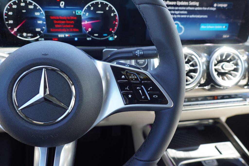 new 2025 Mercedes-Benz GLB 250 car, priced at $45,117