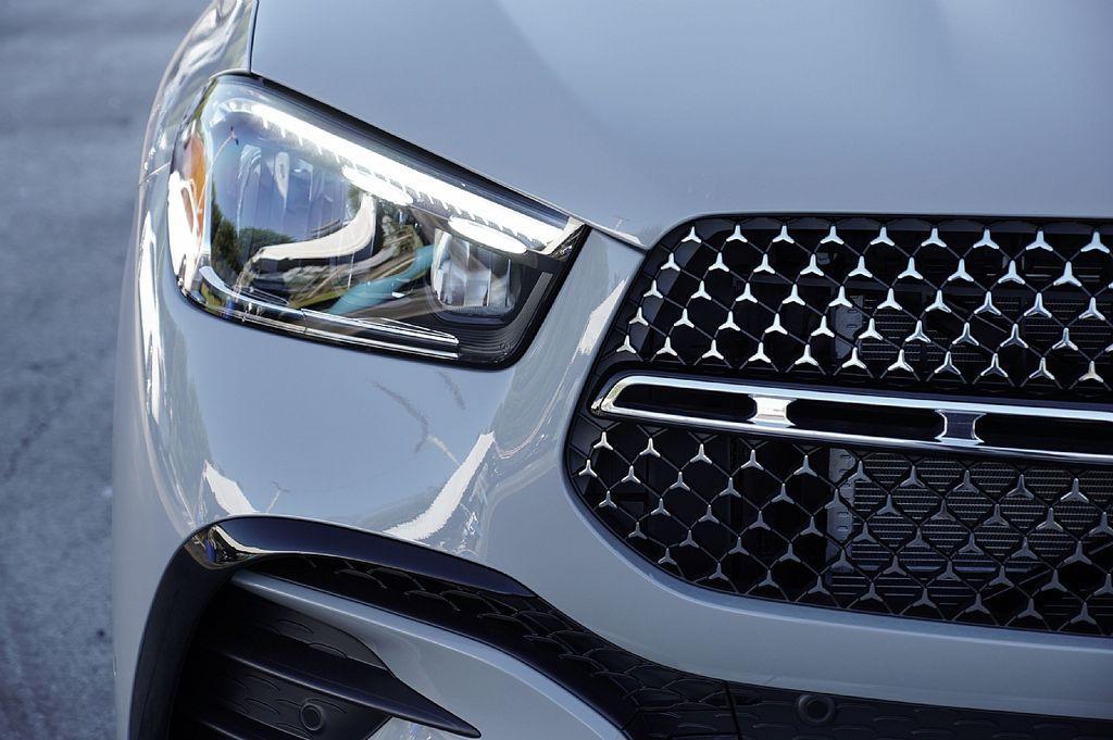 new 2026 Mercedes-Benz GLE 450 car, priced at $86,985