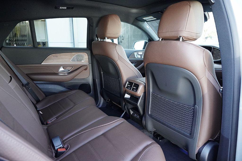 new 2026 Mercedes-Benz GLE 450 car, priced at $86,985