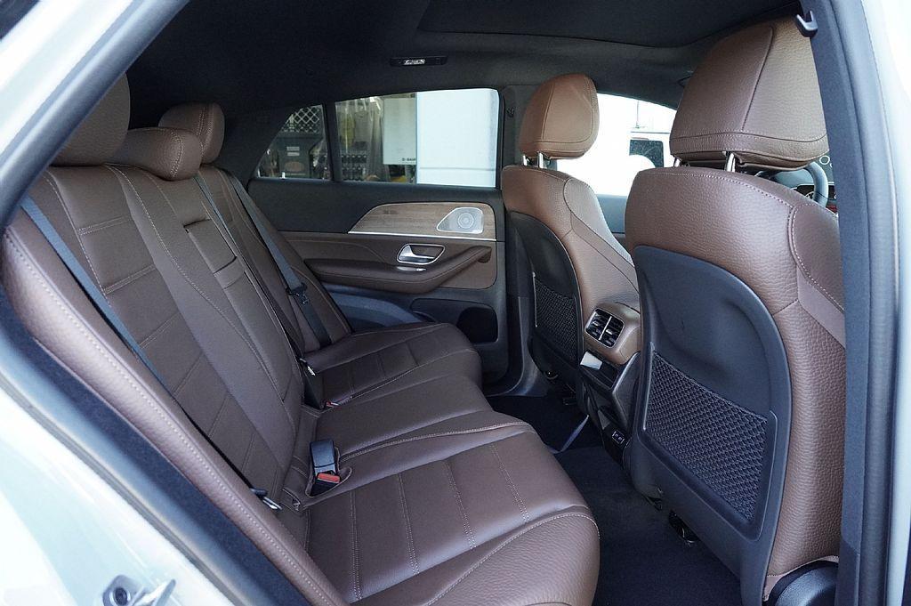 new 2026 Mercedes-Benz GLE 450 car, priced at $86,985