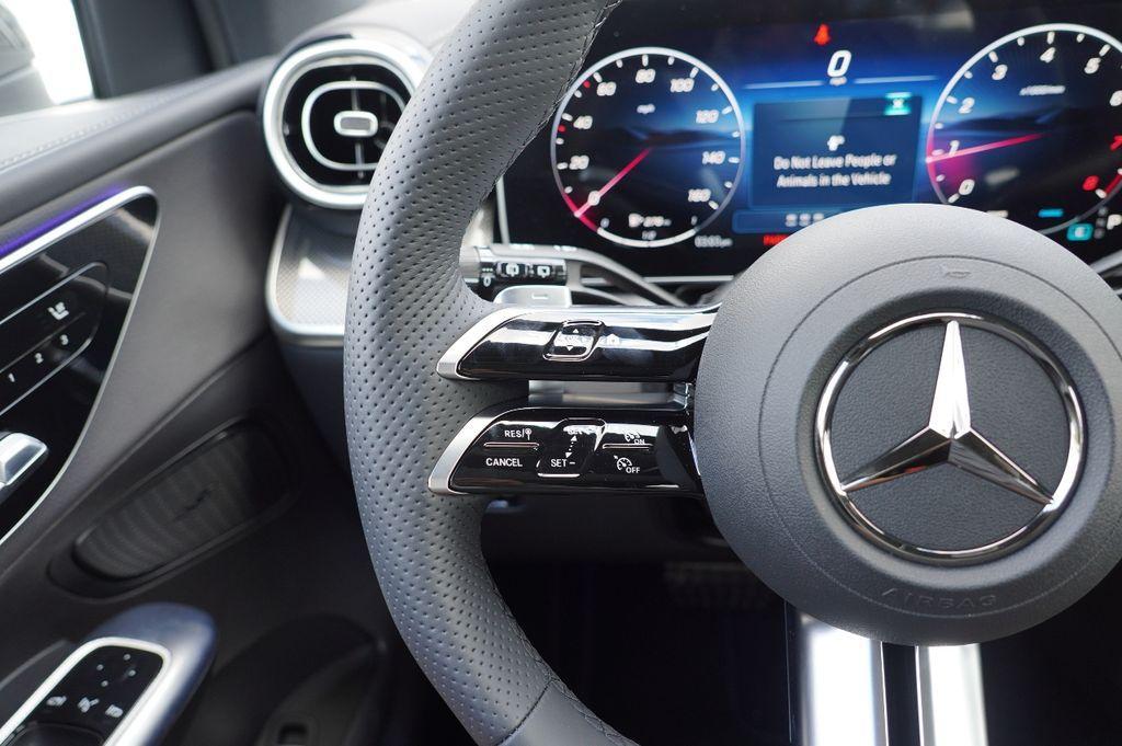 new 2025 Mercedes-Benz GLC 300 car, priced at $53,552