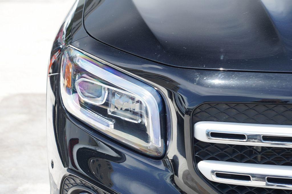 used 2021 Mercedes-Benz GLB 250 car, priced at $26,990