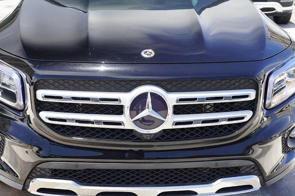 used 2021 Mercedes-Benz GLB 250 car, priced at $26,990