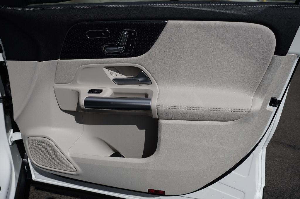 new 2026 Mercedes-Benz GLA 250 car, priced at $47,105