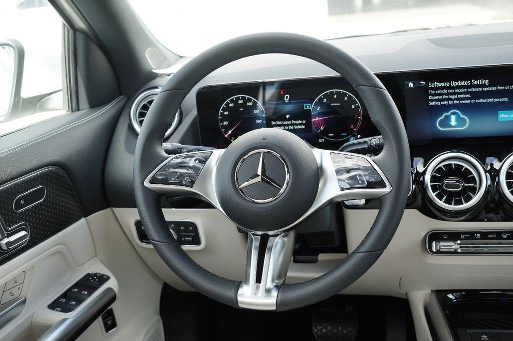 new 2026 Mercedes-Benz GLA 250 car, priced at $47,105