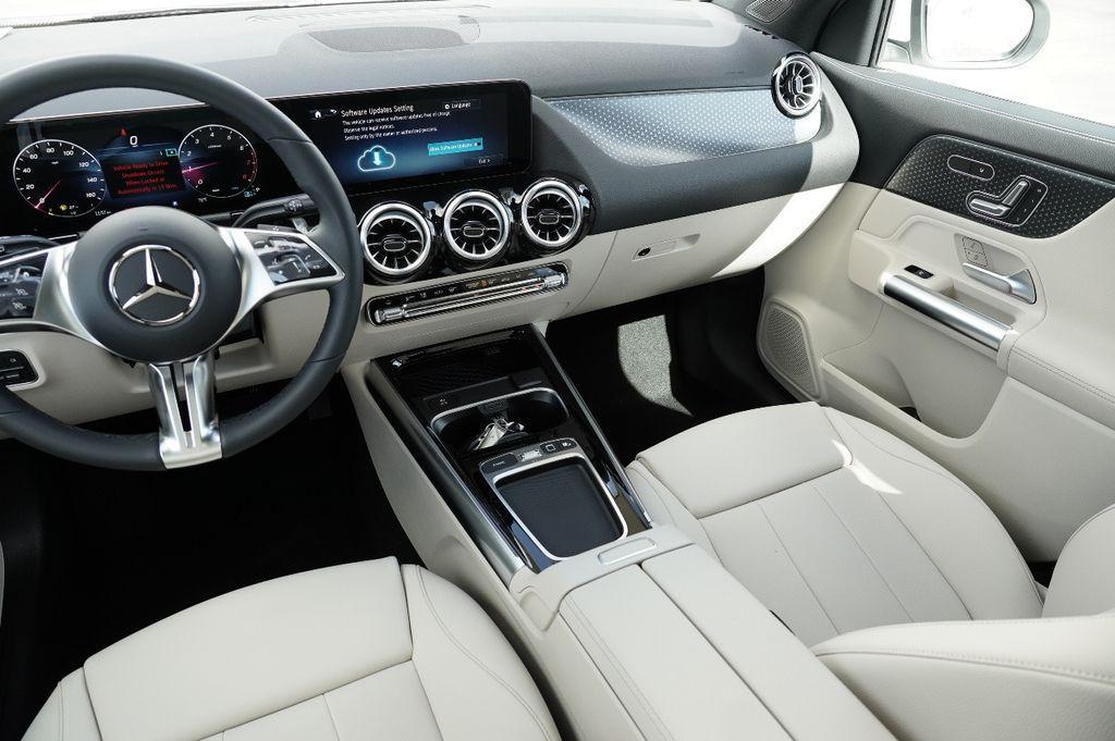 new 2026 Mercedes-Benz GLA 250 car, priced at $47,105