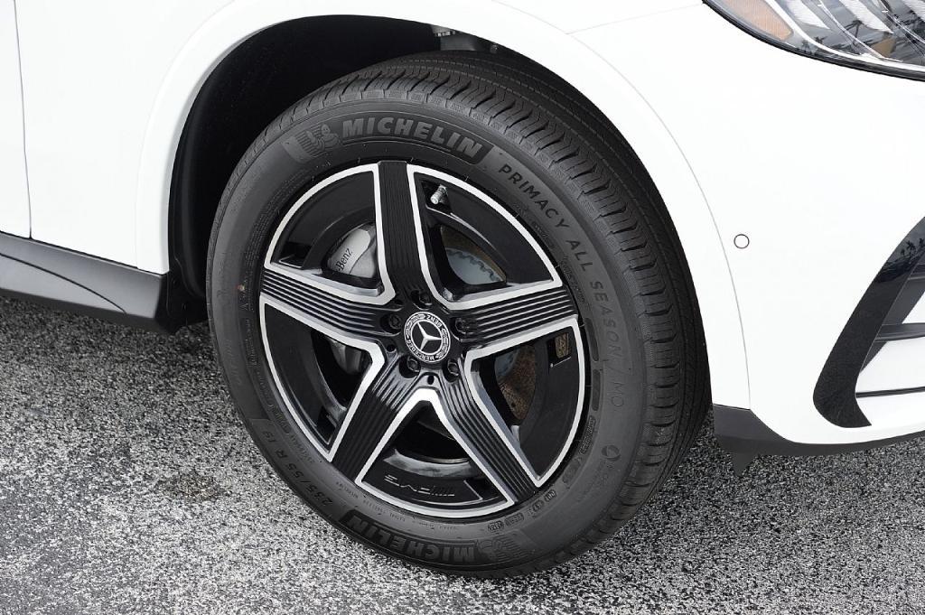 new 2026 Mercedes-Benz GLC 300 car, priced at $50,688