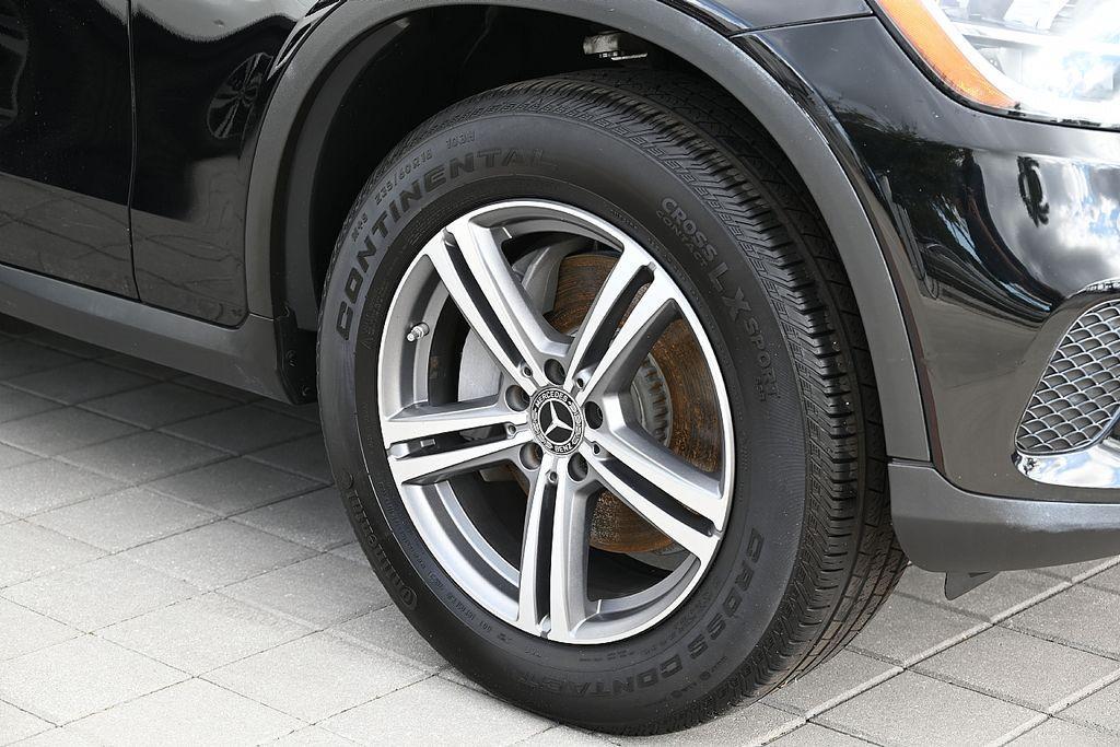 used 2020 Mercedes-Benz GLC 300 car, priced at $22,183