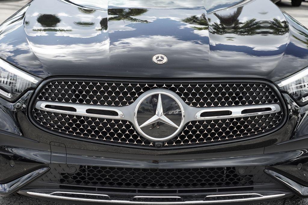 new 2025 Mercedes-Benz GLC 300 car, priced at $53,552