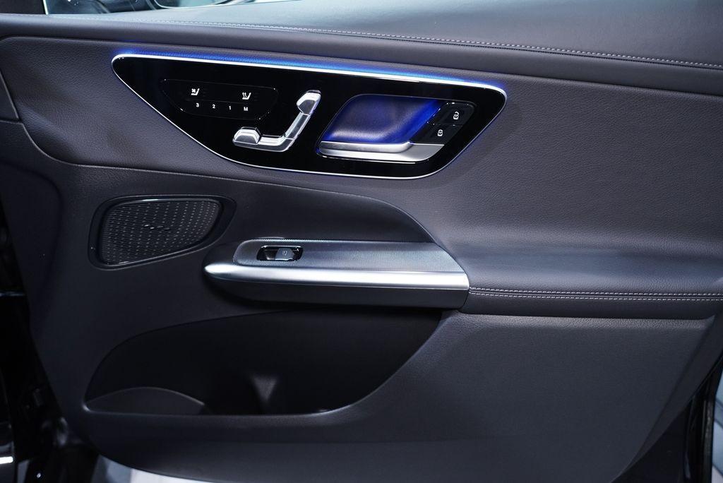new 2025 Mercedes-Benz GLC 300 car, priced at $53,552