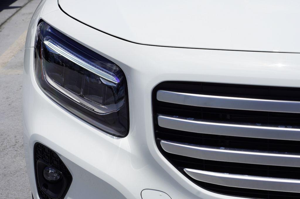 new 2025 Mercedes-Benz GLB 250 car, priced at $45,528