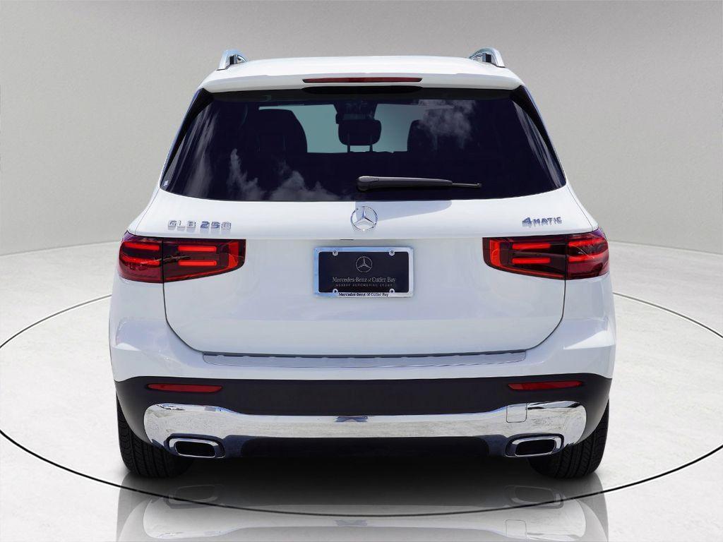 new 2025 Mercedes-Benz GLB 250 car, priced at $45,528
