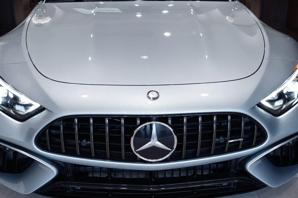 new 2025 Mercedes-Benz AMG SL 63 car, priced at $204,505