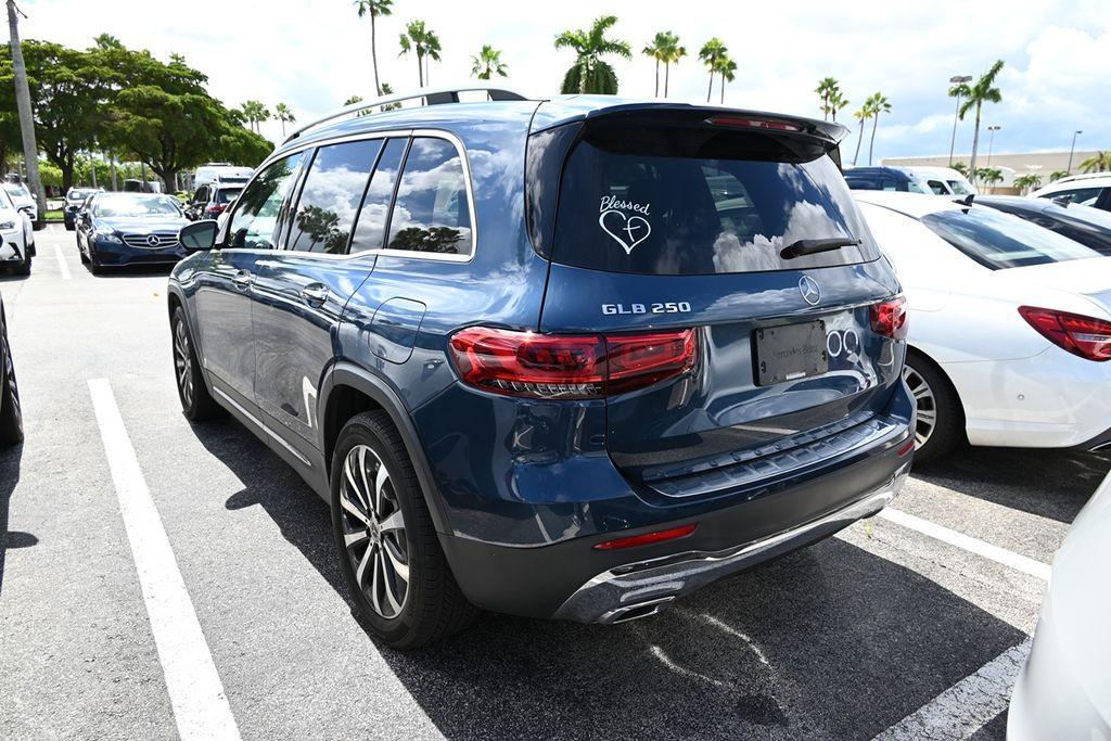 used 2022 Mercedes-Benz GLB 250 car, priced at $30,937