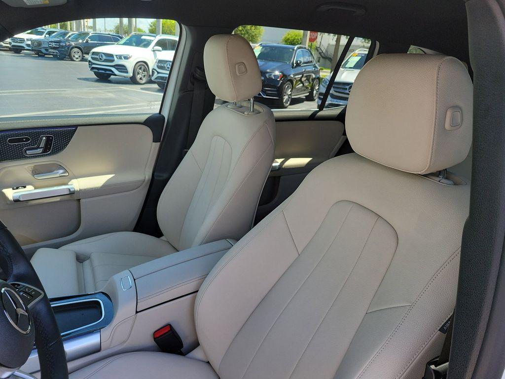used 2025 Mercedes-Benz GLB 250 car, priced at $41,252