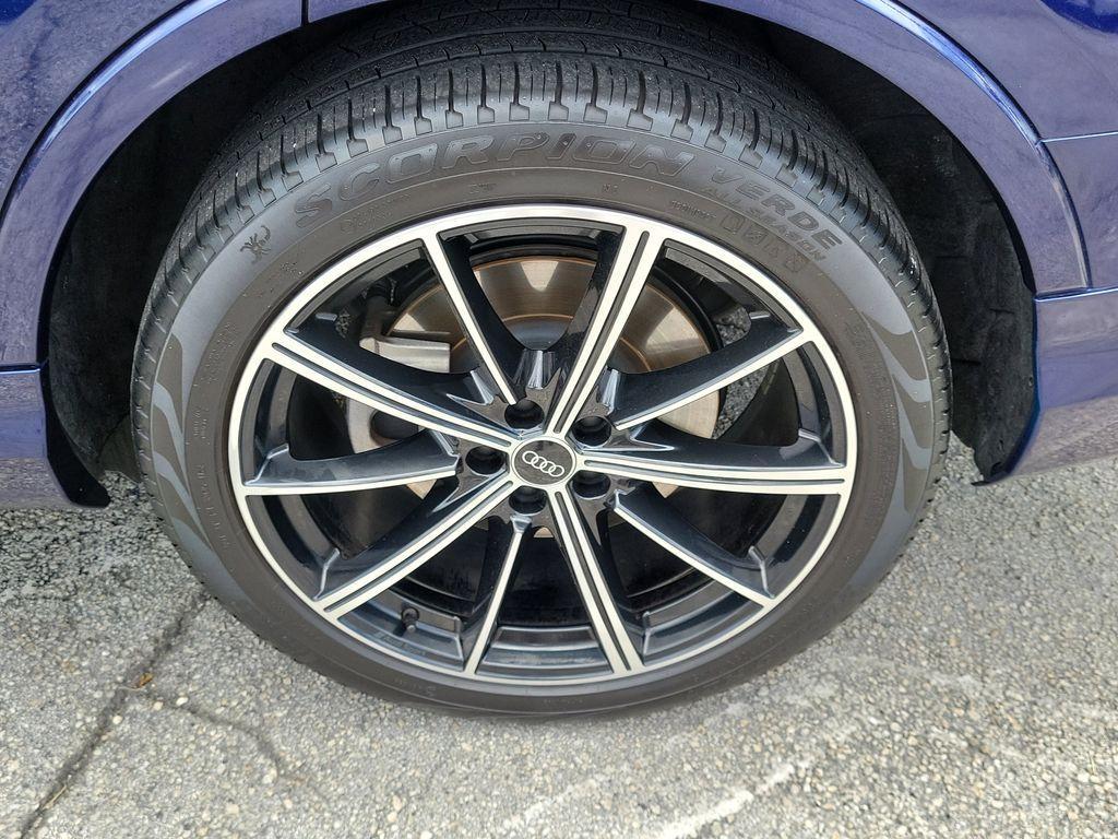 used 2021 Audi Q7 car, priced at $33,900