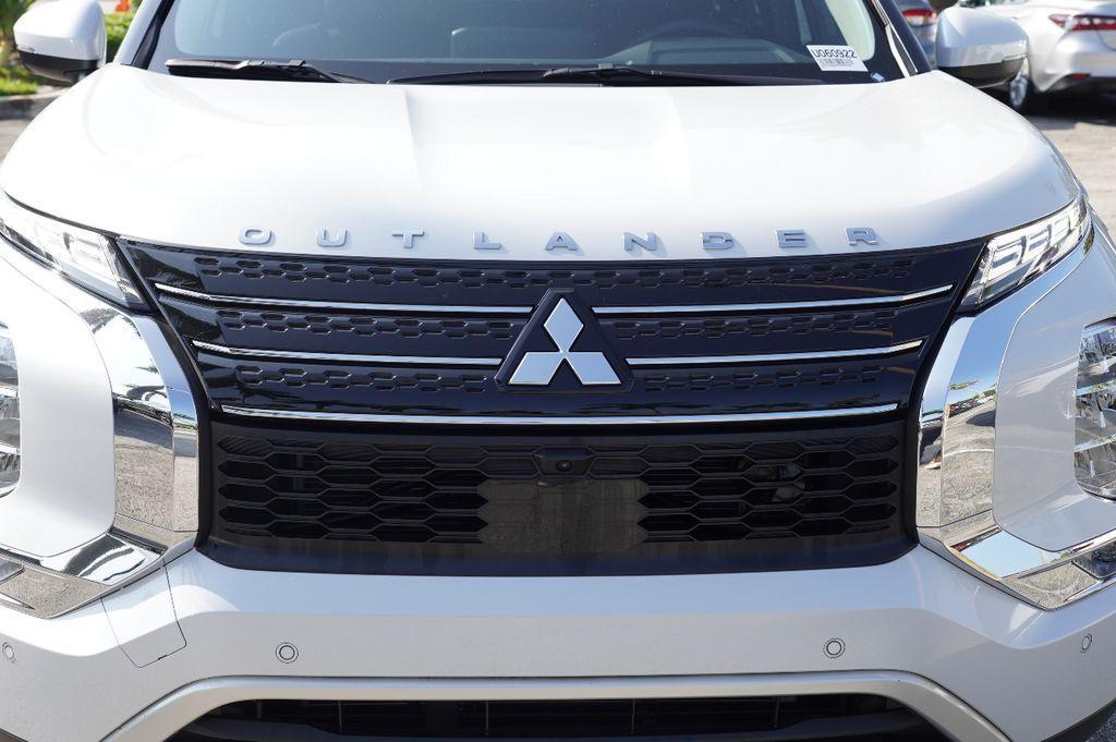 used 2023 Mitsubishi Outlander car, priced at $23,991