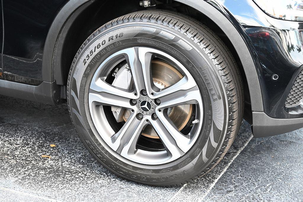 used 2021 Mercedes-Benz GLC 300 car, priced at $23,403