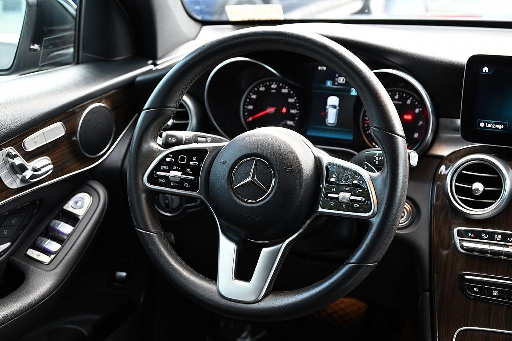 used 2021 Mercedes-Benz GLC 300 car, priced at $23,403