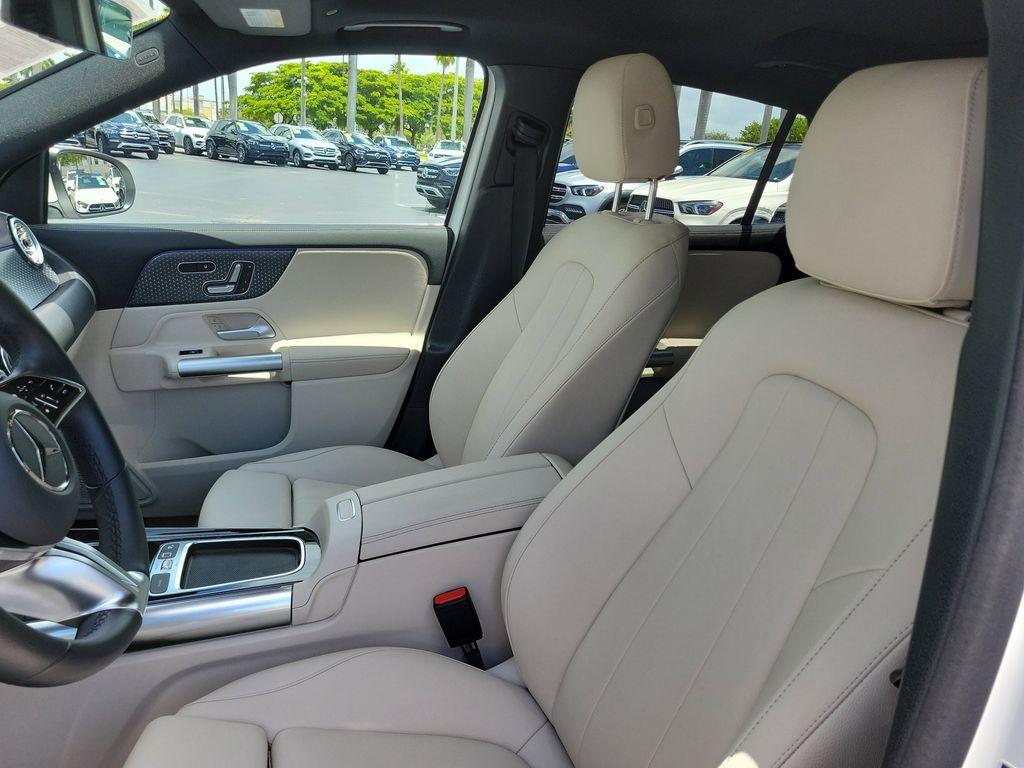 used 2025 Mercedes-Benz GLA 250 car, priced at $38,900