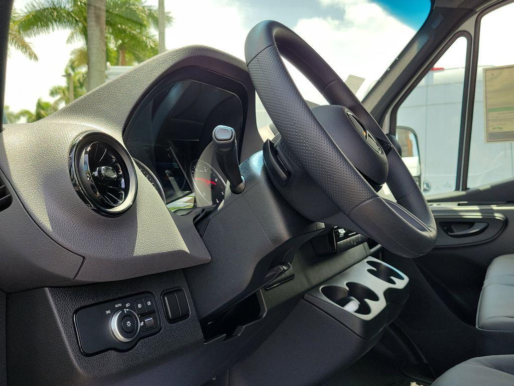 new 2025 Mercedes-Benz Sprinter 3500 car, priced at $67,171