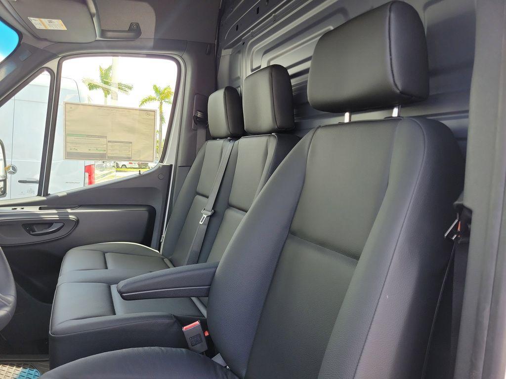 new 2025 Mercedes-Benz Sprinter 3500 car, priced at $67,171