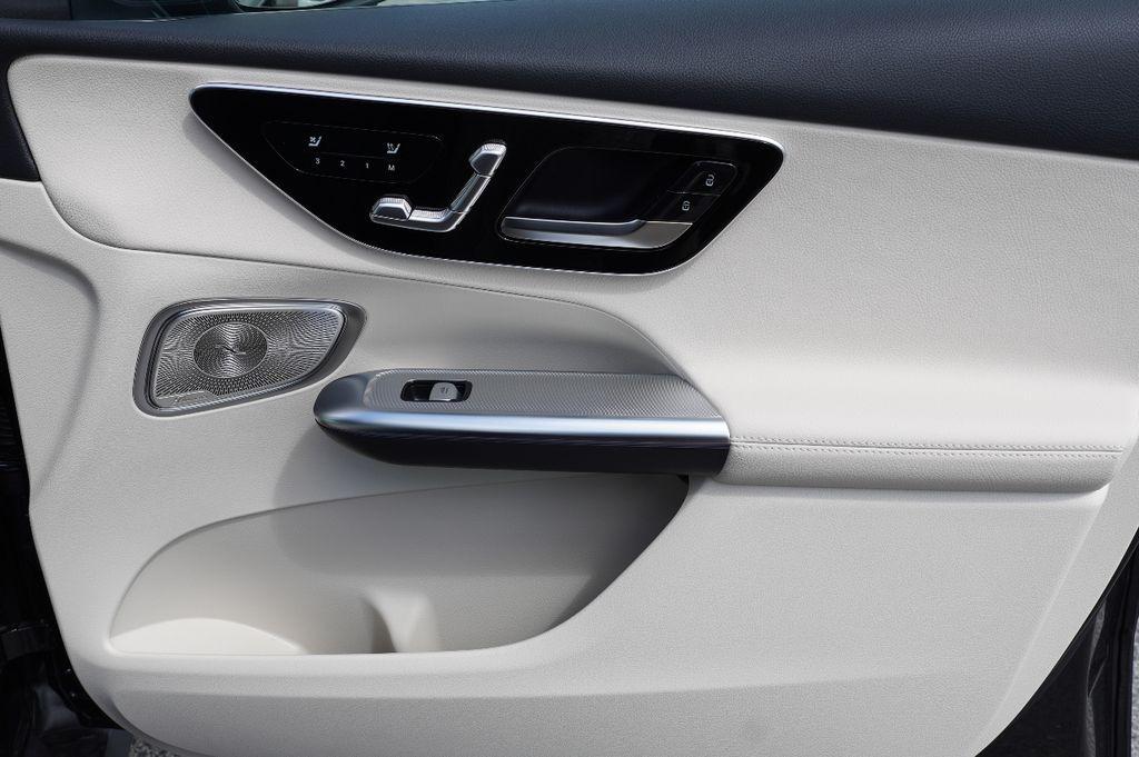 new 2025 Mercedes-Benz GLC 300 car, priced at $54,639