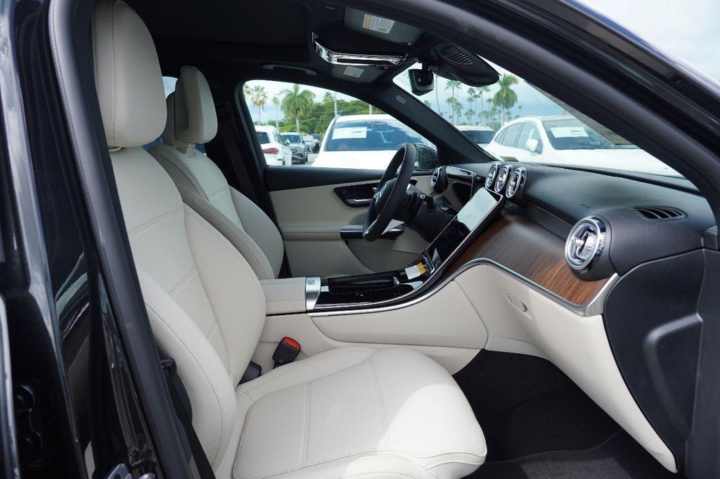 new 2025 Mercedes-Benz GLC 300 car, priced at $54,639