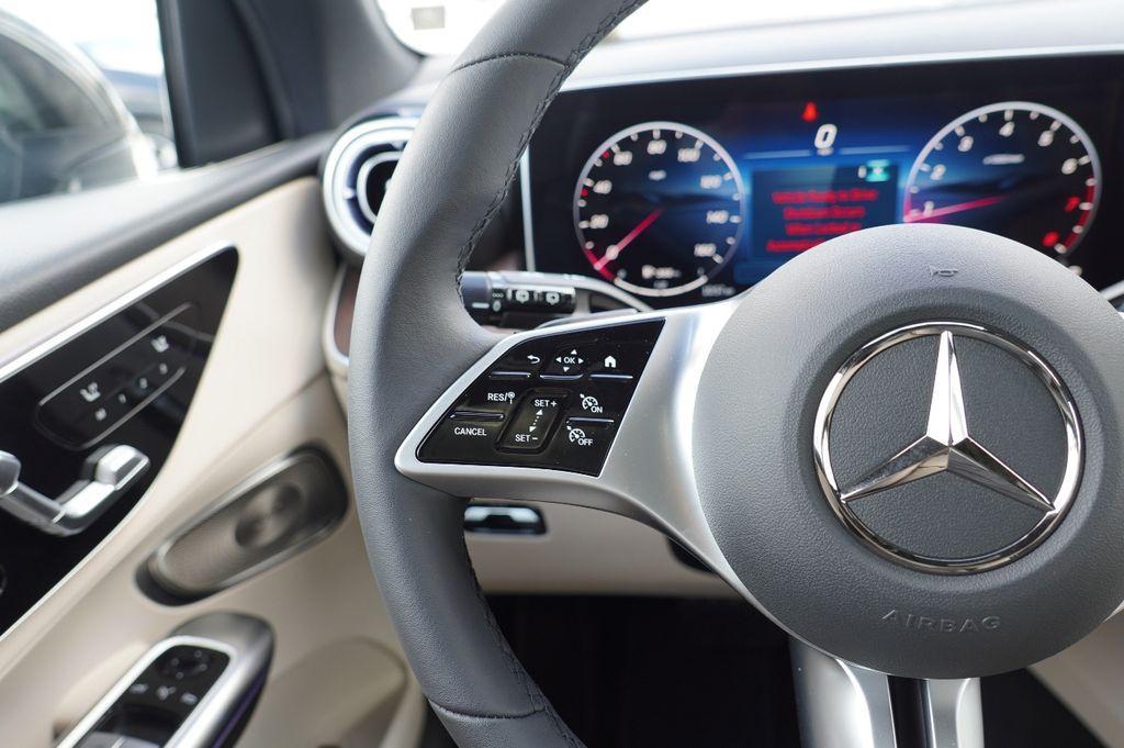 new 2025 Mercedes-Benz GLC 300 car, priced at $54,639