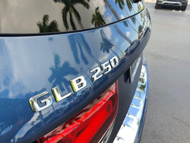 new 2023 Mercedes-Benz GLB 250 car, priced at $48,405