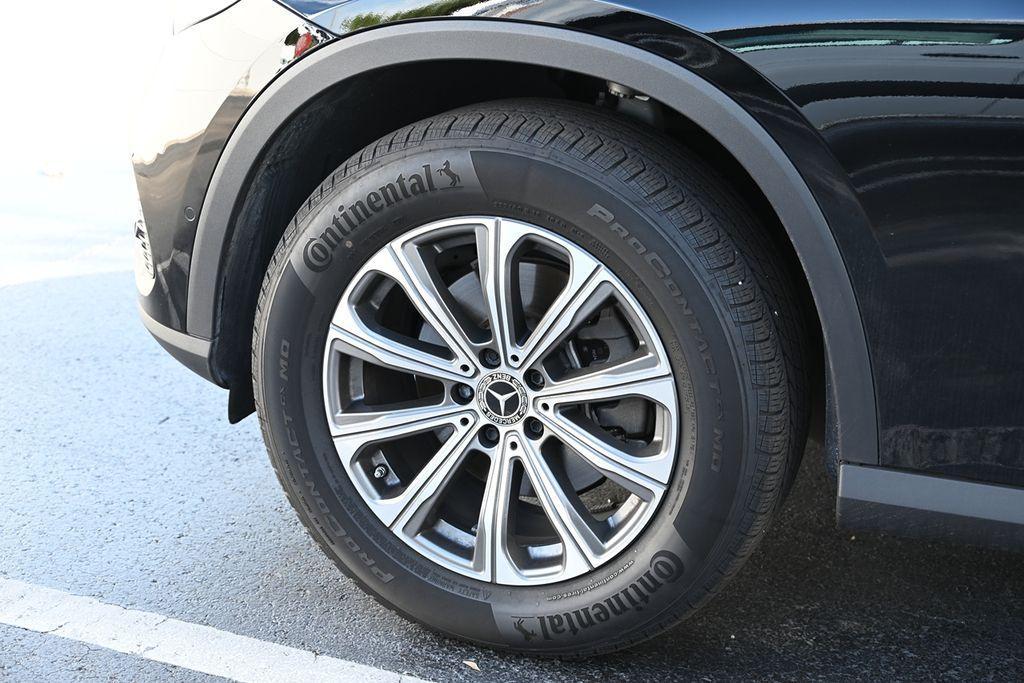 new 2025 Mercedes-Benz GLC 300 car, priced at $51,170