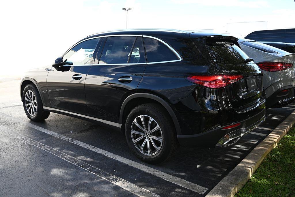 new 2025 Mercedes-Benz GLC 300 car, priced at $51,170