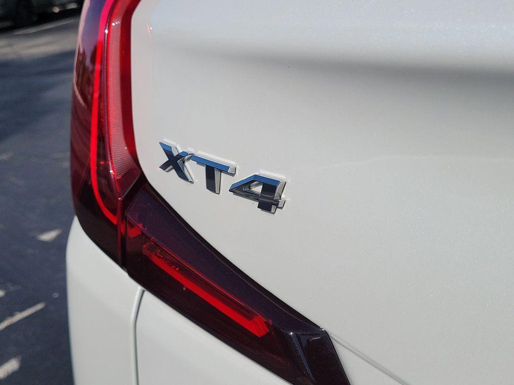 used 2022 Cadillac XT4 car, priced at $27,043